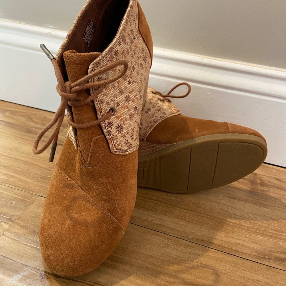 Toms Suede Wedges, size 8.5